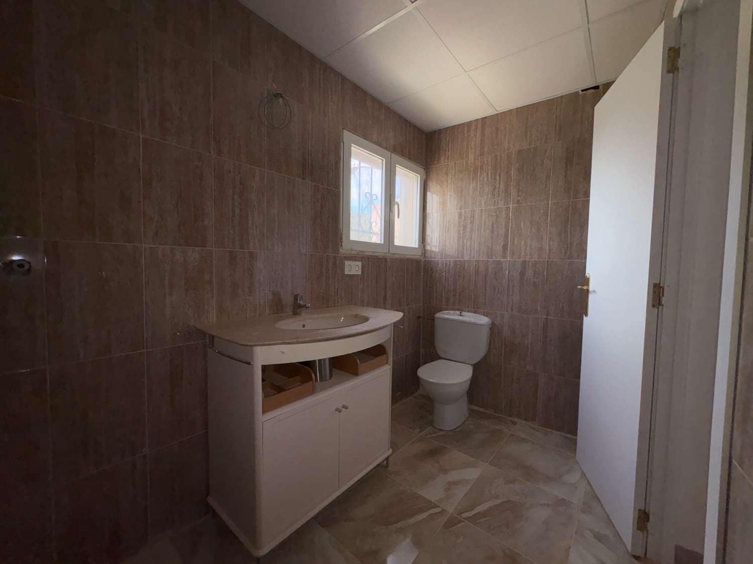 Casa de 3 habitaciones en Pliego en venta - 55.000 € (Ref: 9794302)