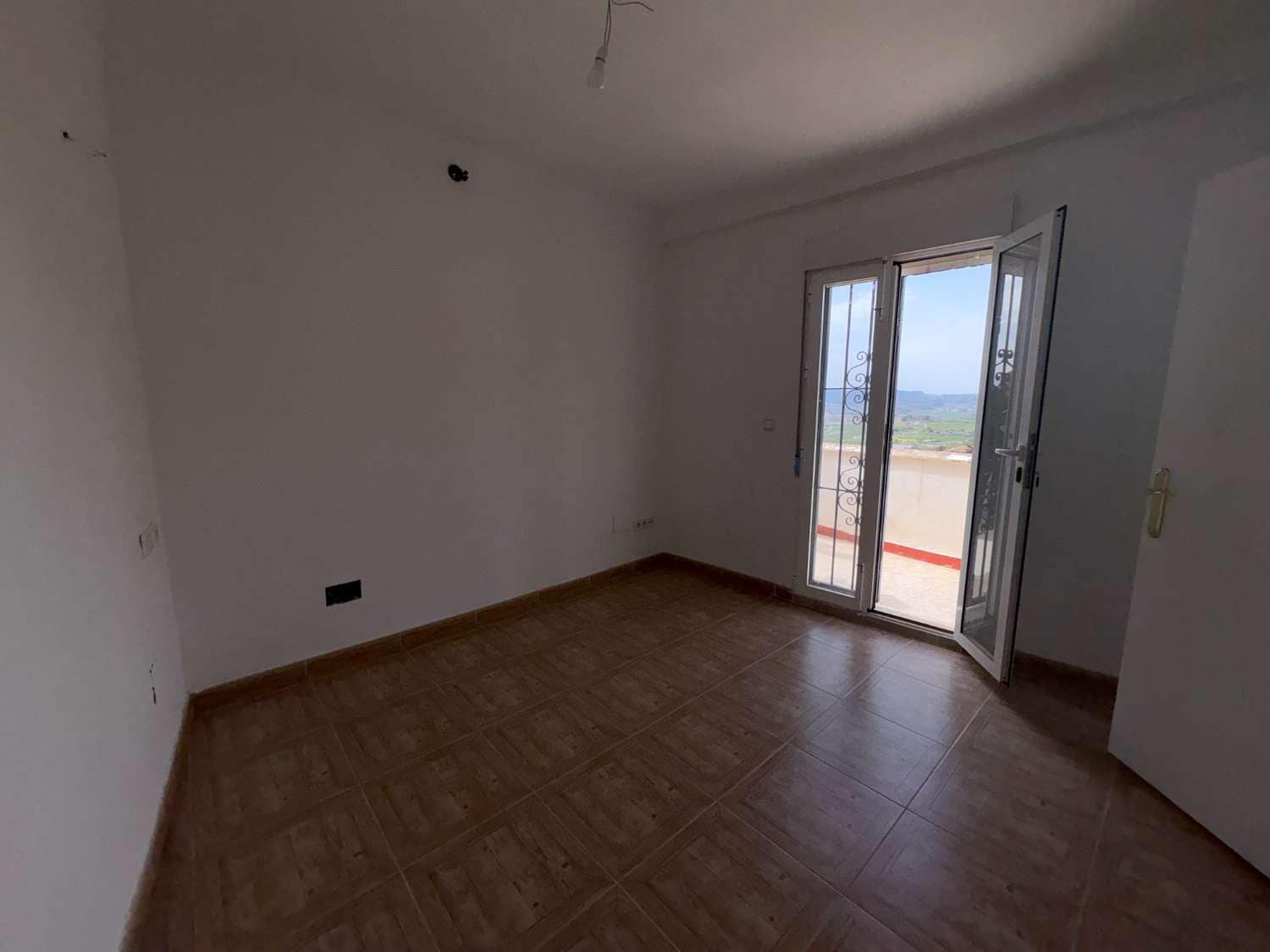 Casa de 3 habitaciones en Pliego en venta - 55.000 € (Ref: 9794302)