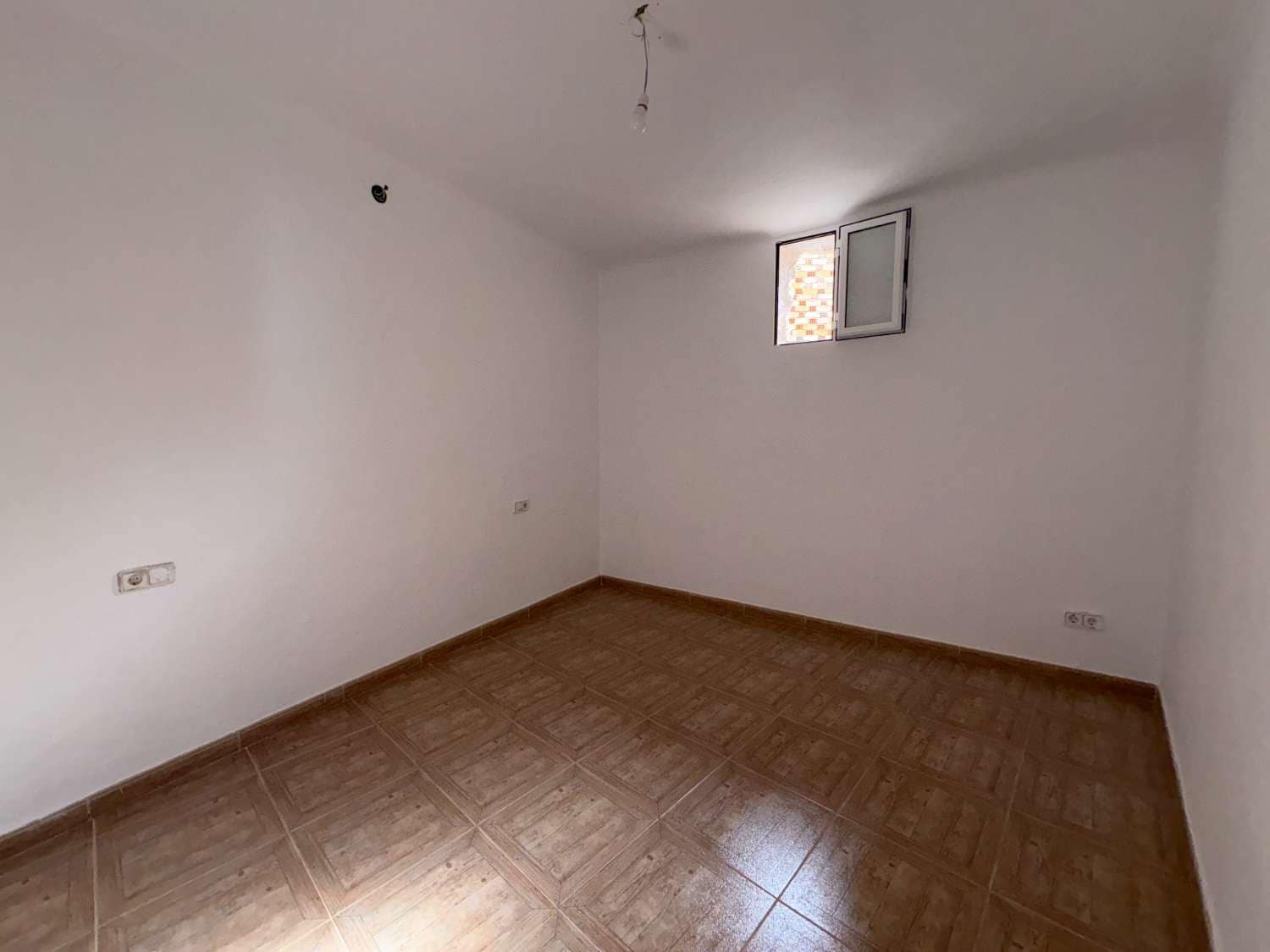 Casa de 3 habitaciones en Pliego en venta - 55.000 € (Ref: 9794302)