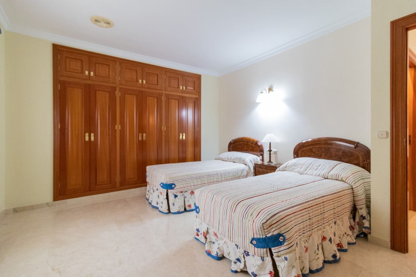 Chalet de 5 habitaciones en Caravaca de la Cruz en venta con piscina garaje - 550.000 € (Ref: 9794303)