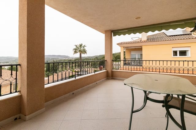 Chalet de 5 habitaciones en Caravaca de la Cruz en venta con piscina garaje - 550.000 € (Ref: 9794303)