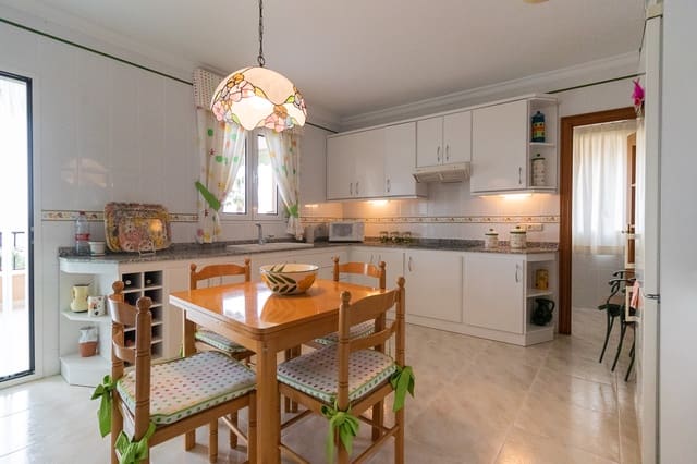 Chalet de 5 habitaciones en Caravaca de la Cruz en venta con piscina garaje - 550.000 € (Ref: 9794303)