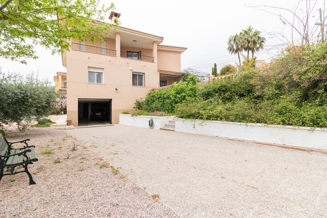 Chalet de 5 habitaciones en Caravaca de la Cruz en venta con piscina garaje - 550.000 € (Ref: 9794303)