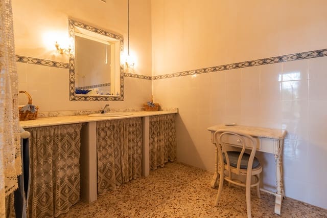 9 slaapkamer Halfvrijstaande villa te koop in Mula - € 350.000 (Ref: 9807795)