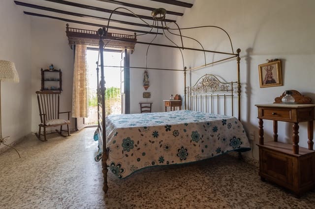 9 slaapkamer Halfvrijstaande villa te koop in Mula - € 350.000 (Ref: 9807795)