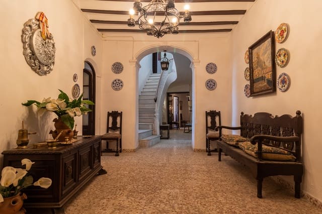 9 slaapkamer Halfvrijstaande villa te koop in Mula - € 350.000 (Ref: 9807795)