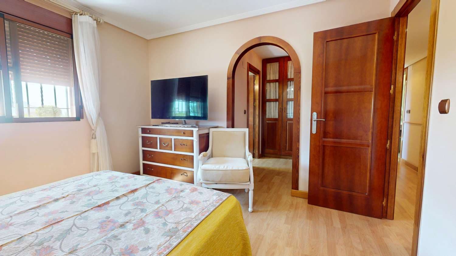 5 bedroom Villa for sale in Aguilas with garage - € 880,000 (Ref: 9822368)