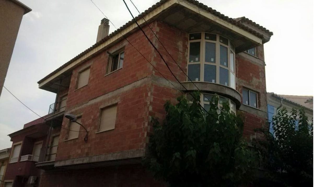 Flat te koop in Cehegin met garage - € 140.000 (Ref: 9937631)