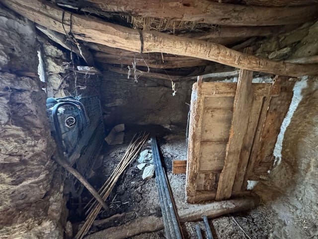 Finca/Maison de Campagne à vendre à Fórnoles - 13 000 € (Ref: 10124553)