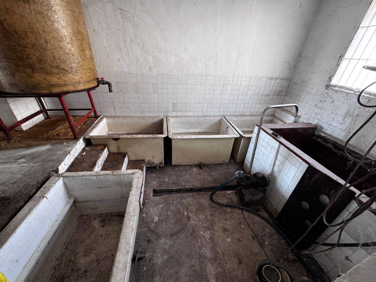 Kommersiell till salu i Cretas - 90 000 € (Ref: 10124561)