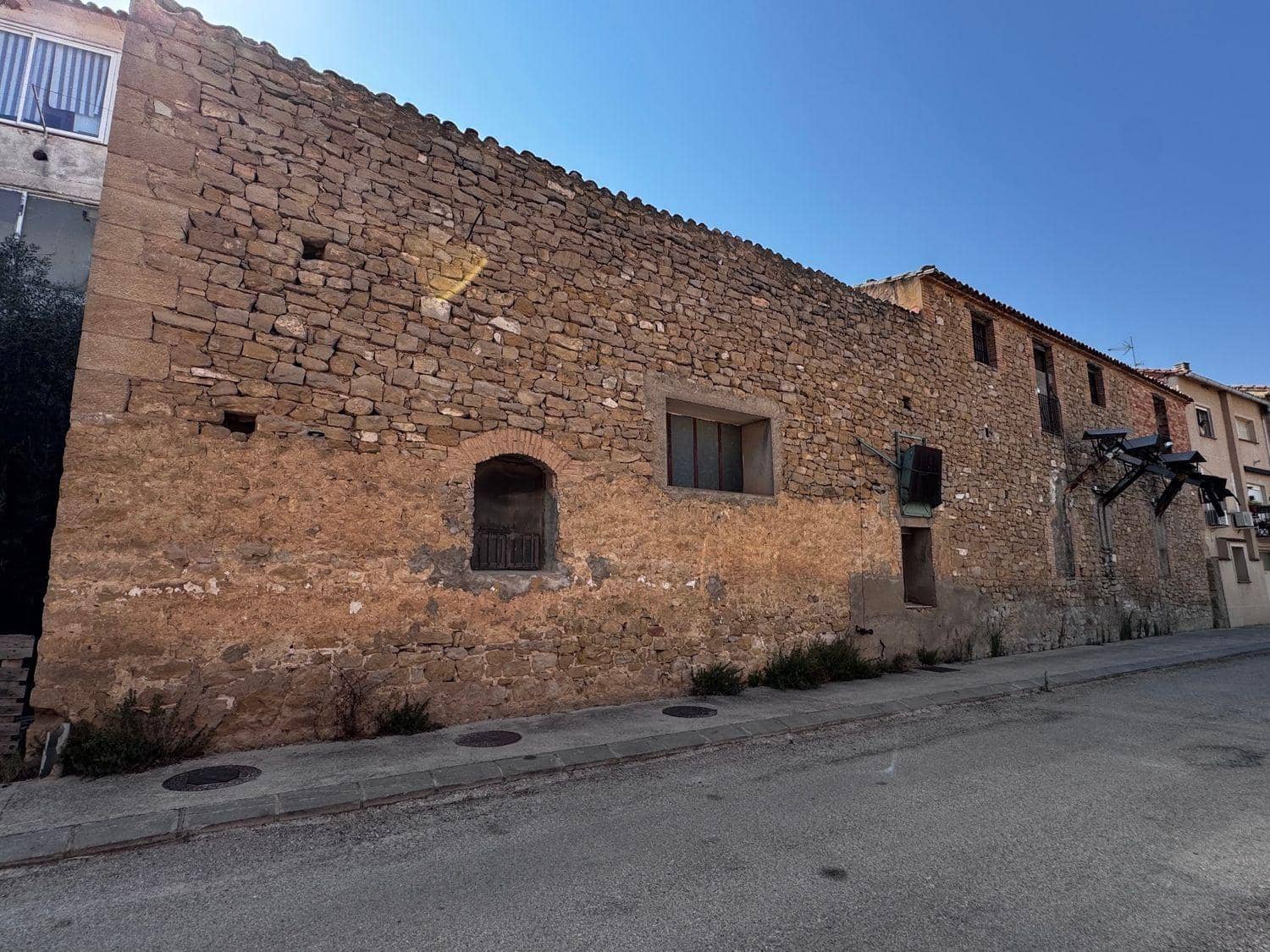 Kommersiell till salu i Cretas - 90 000 € (Ref: 10124561)