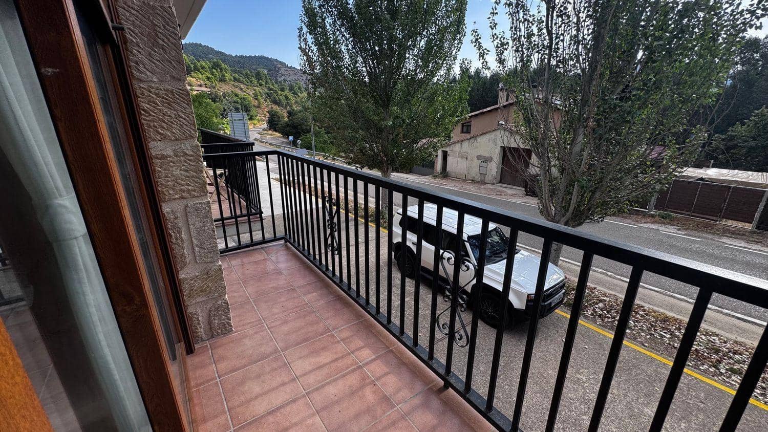 4 bedroom Terraced Villa for sale in Beceite with garage - € 245,000 (Ref: 10124567)