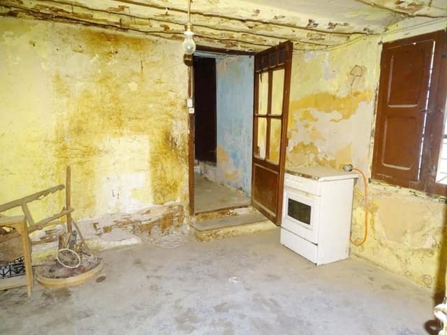 4 makuuhuone Omakotitalo myytävänä paikassa Valderrobres - 58 000 € (Ref: 10124575)