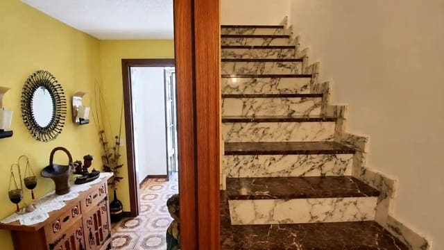 4 bedroom Townhouse for sale in Valderrobres - € 180,000 (Ref: 10124578)