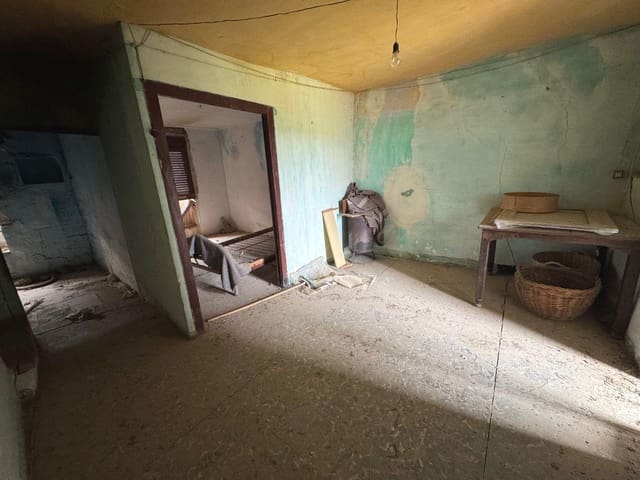 4 soveværelse Byhus til salg i Fórnoles - € 21.000 (Ref: 10124579)