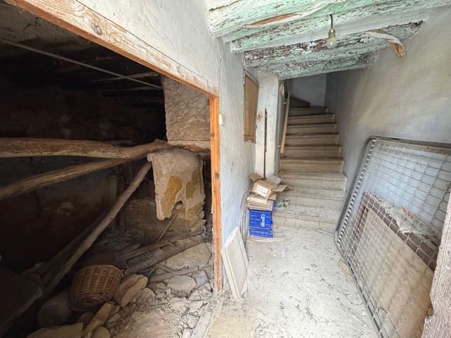 4 soveværelse Byhus til salg i Fórnoles - € 21.000 (Ref: 10124579)