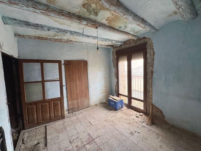 4 soveværelse Byhus til salg i Fórnoles - € 21.000 (Ref: 10124579)