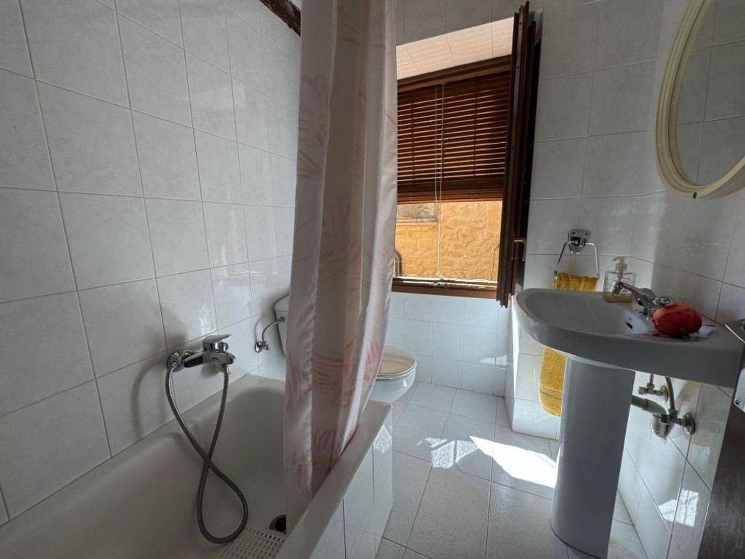 4 soverom Hus til salgs i Cretas med garasje - € 298 000 (Ref: 10124586)