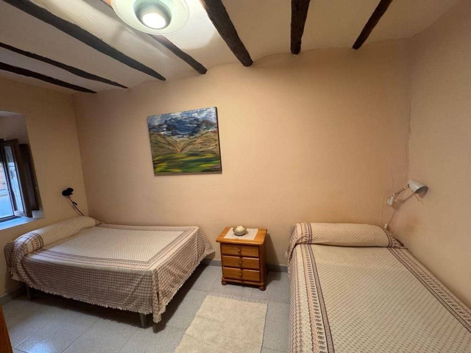 4 soverom Hus til salgs i Cretas med garasje - € 298 000 (Ref: 10124586)