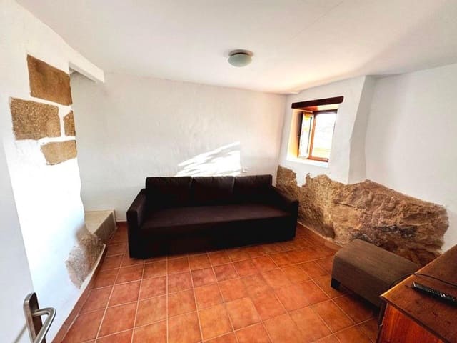 7 makuuhuone Omakotitalo myytävänä paikassa Cretas - 330 000 € (Ref: 10124600)