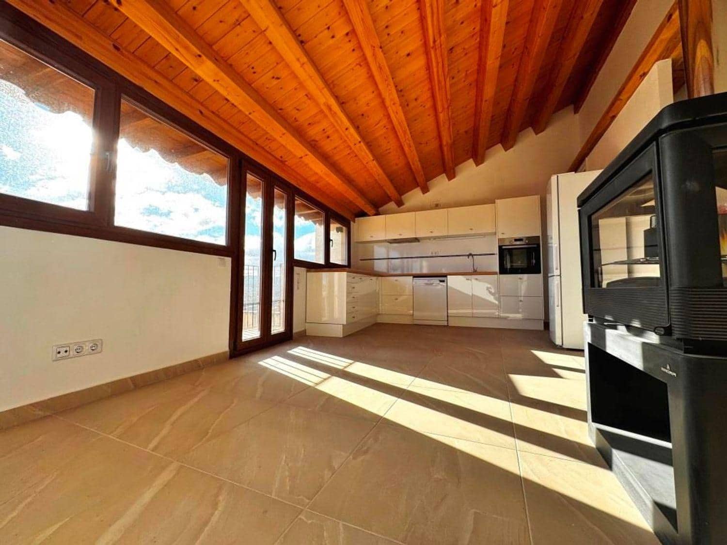 7 makuuhuone Omakotitalo myytävänä paikassa Cretas - 330 000 € (Ref: 10124600)