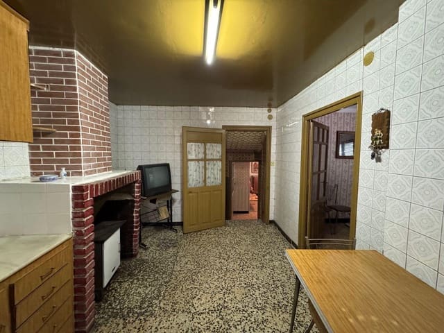 4 quarto Casa em Banda para venda em Valdeltormo com garagem - 64 000 € (Ref: 10124611)