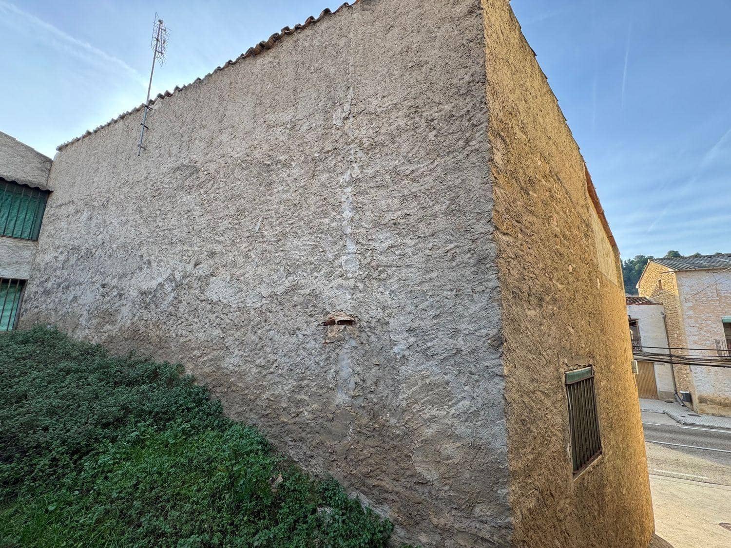 4 quarto Casa em Banda para venda em Valdeltormo com garagem - 64 000 € (Ref: 10124611)
