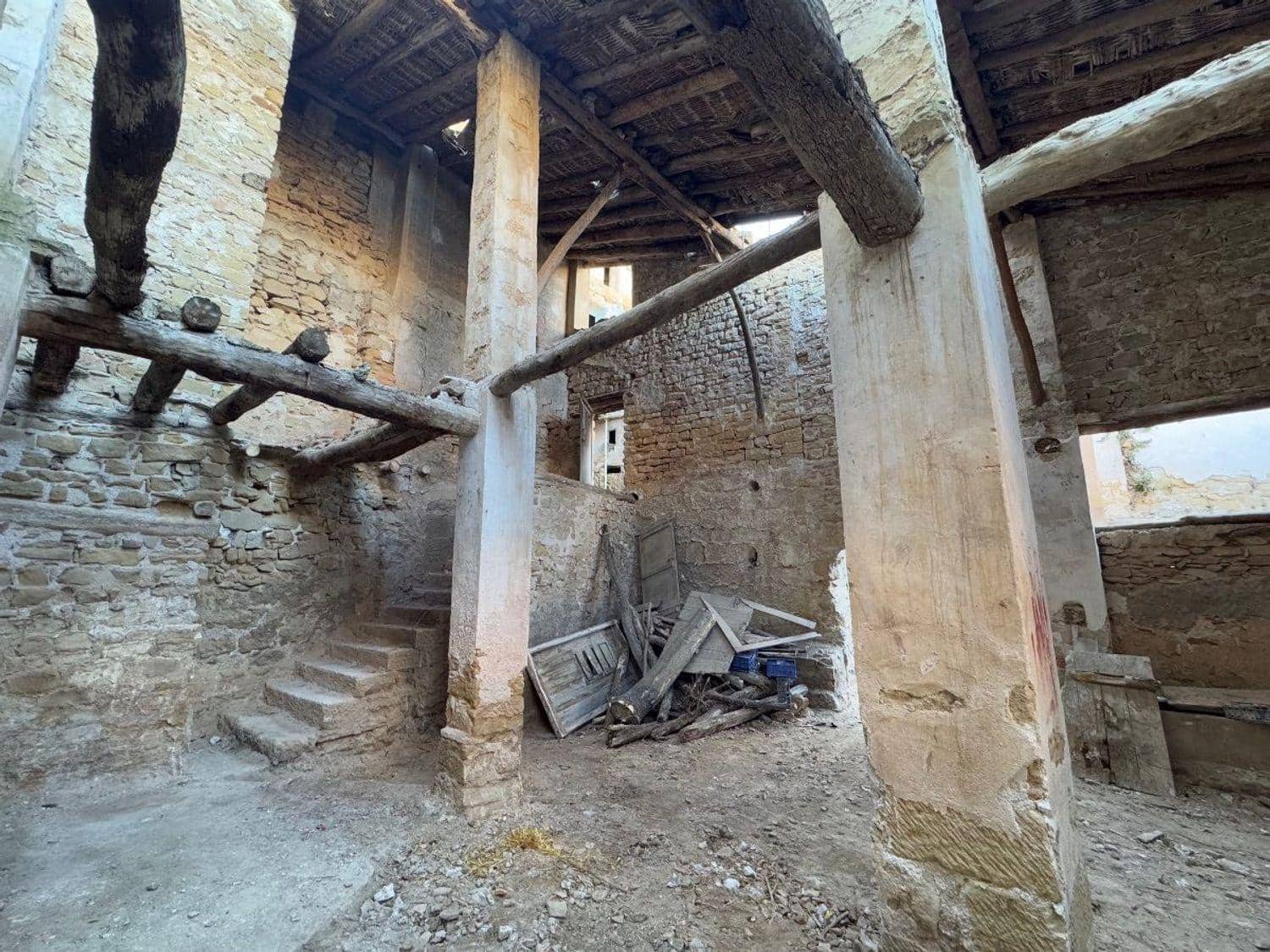 4 soveværelse Byhus til salg i Castelseras - € 95.000 (Ref: 10124617)
