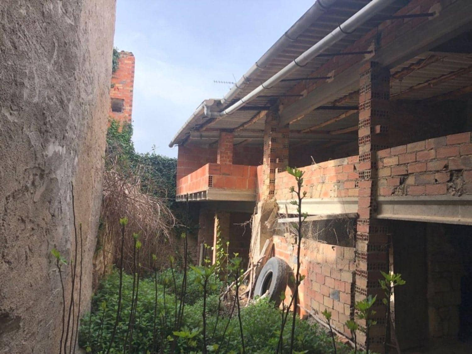 Casa de 4 habitaciones en Valdeltormo en venta con garaje - 99.000 € (Ref: 10124621)