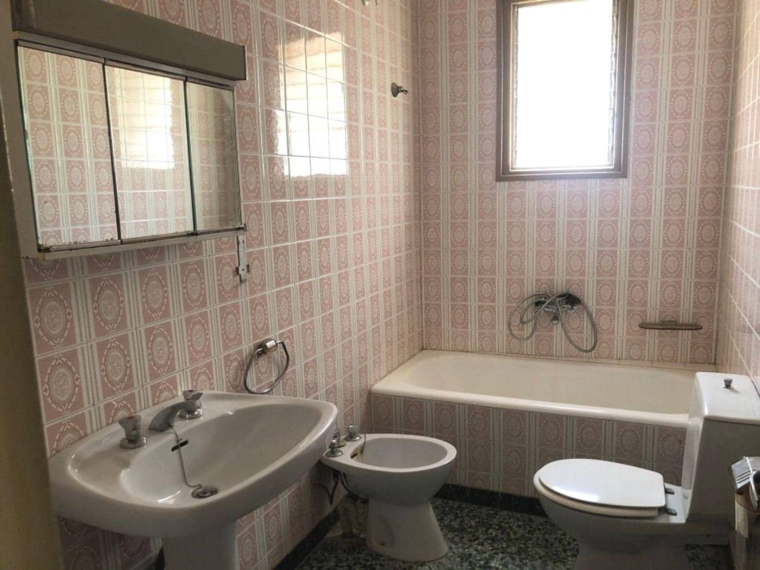 Casa de 4 habitaciones en Valdeltormo en venta con garaje - 99.000 € (Ref: 10124621)