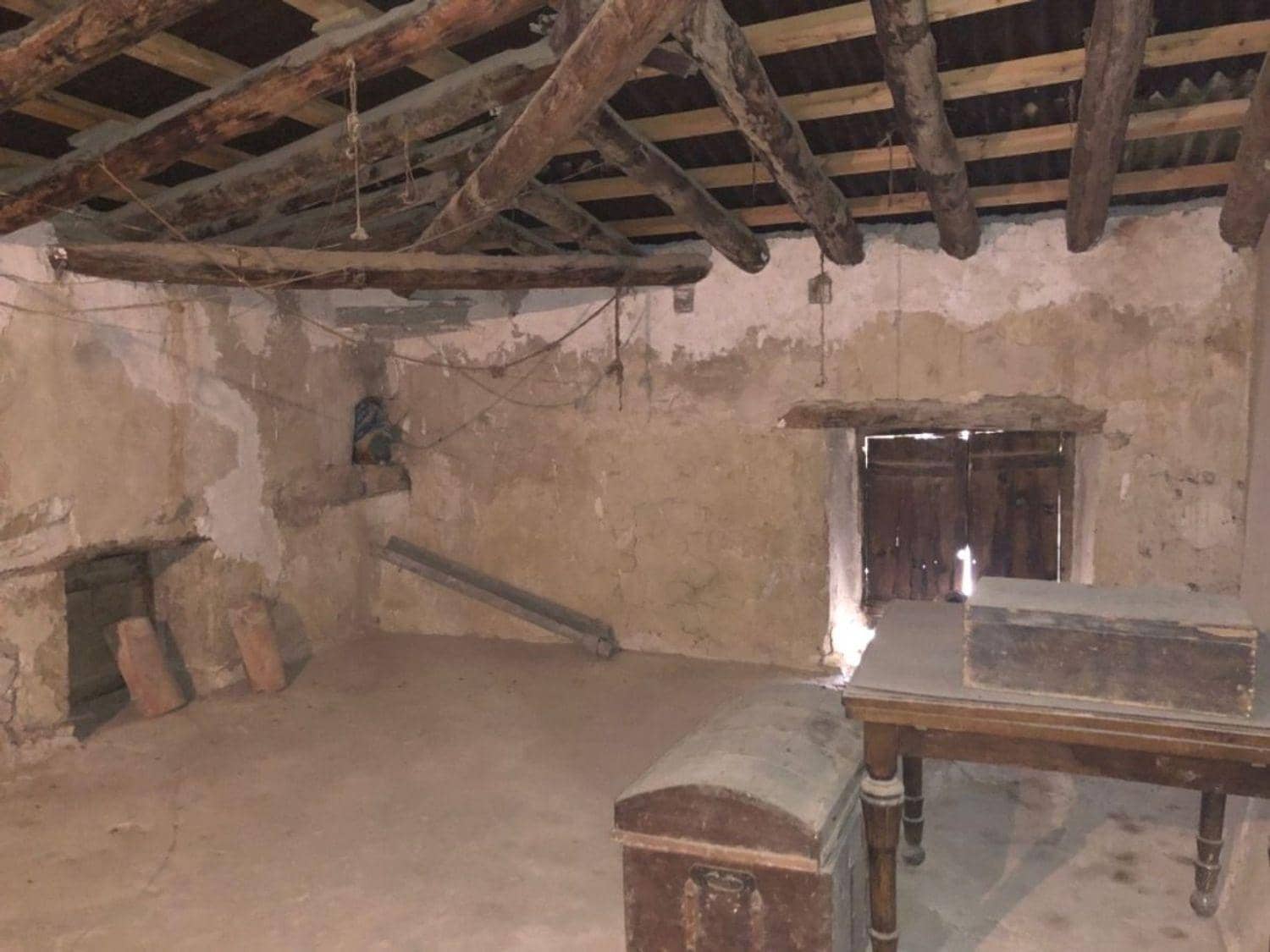 Casa de 4 habitaciones en Valdeltormo en venta con garaje - 99.000 € (Ref: 10124621)