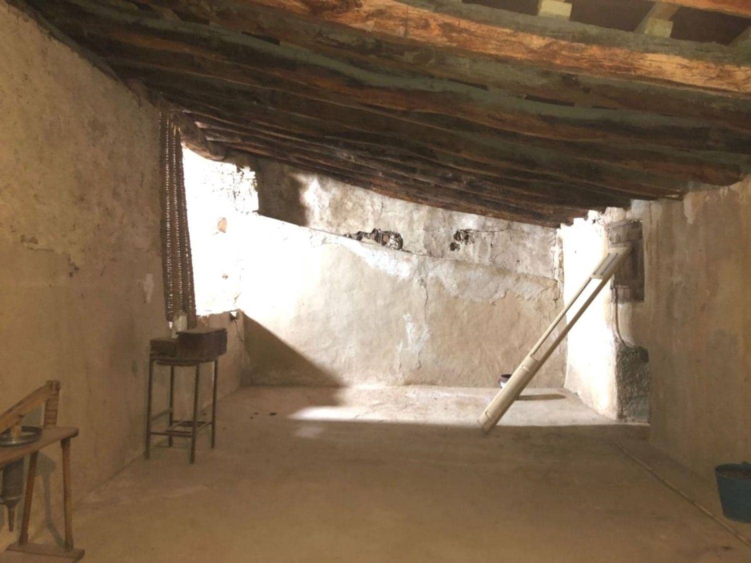 Casa de 4 habitaciones en Valdeltormo en venta con garaje - 99.000 € (Ref: 10124621)