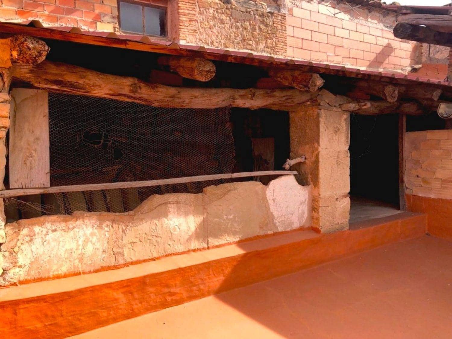 Casa de 4 habitaciones en Valdeltormo en venta con garaje - 99.000 € (Ref: 10124621)