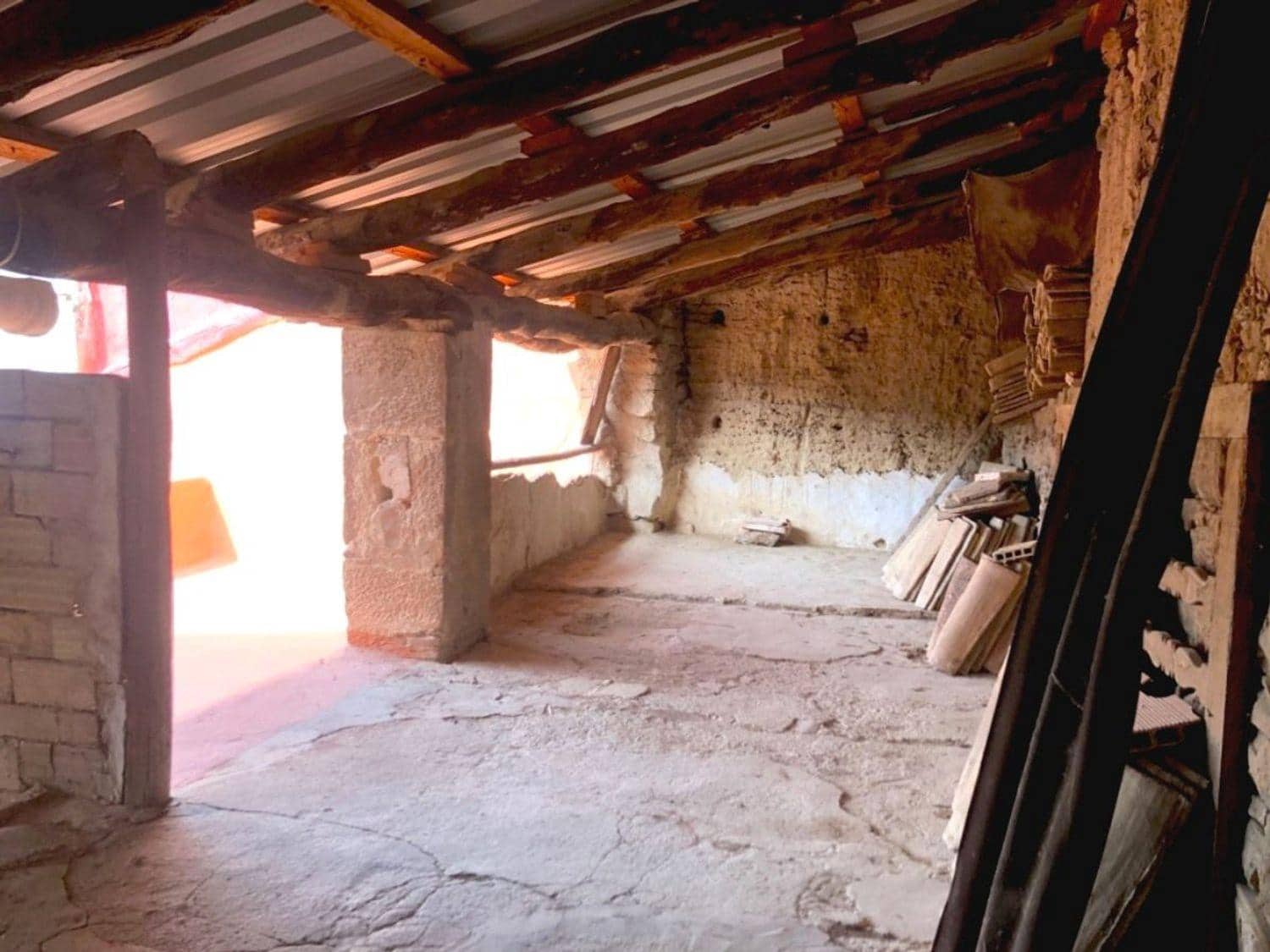 Casa de 4 habitaciones en Valdeltormo en venta con garaje - 99.000 € (Ref: 10124621)