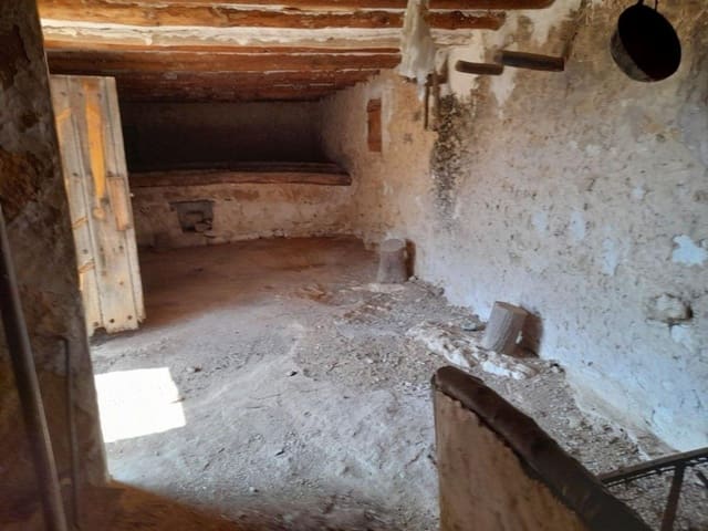 Finca/Country House for sale in Valjunquera - € 70,000 (Ref: 10124625)