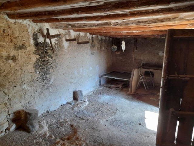 Finca/Country House for sale in Valjunquera - € 70,000 (Ref: 10124625)