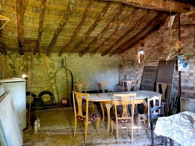 Finca/Landehus til salg i Torre del Compte med garage - € 49.000 (Ref: 10124636)