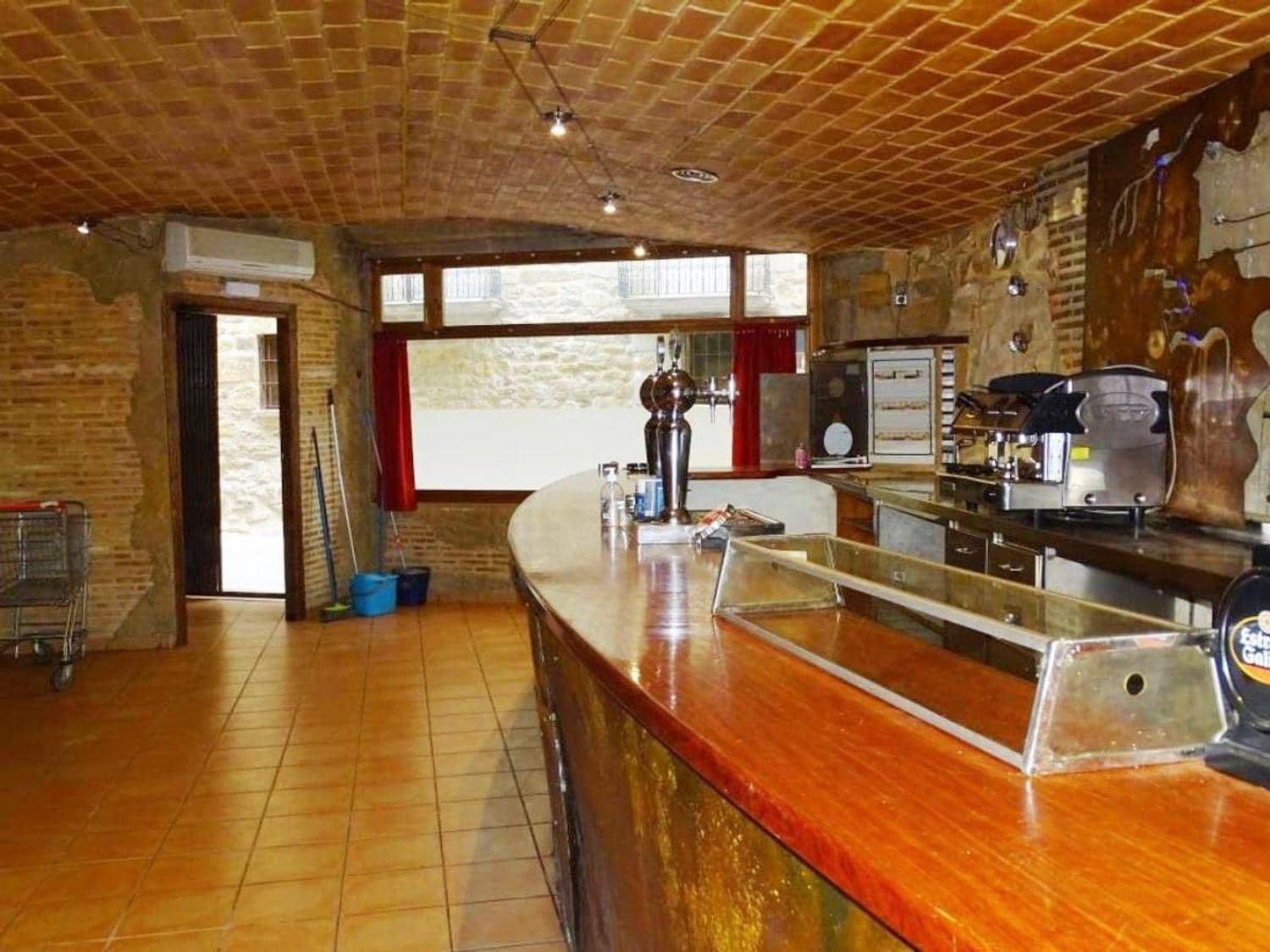 2 sovrum Kommersiell till salu i Cretas - 148 000 € (Ref: 10124642)