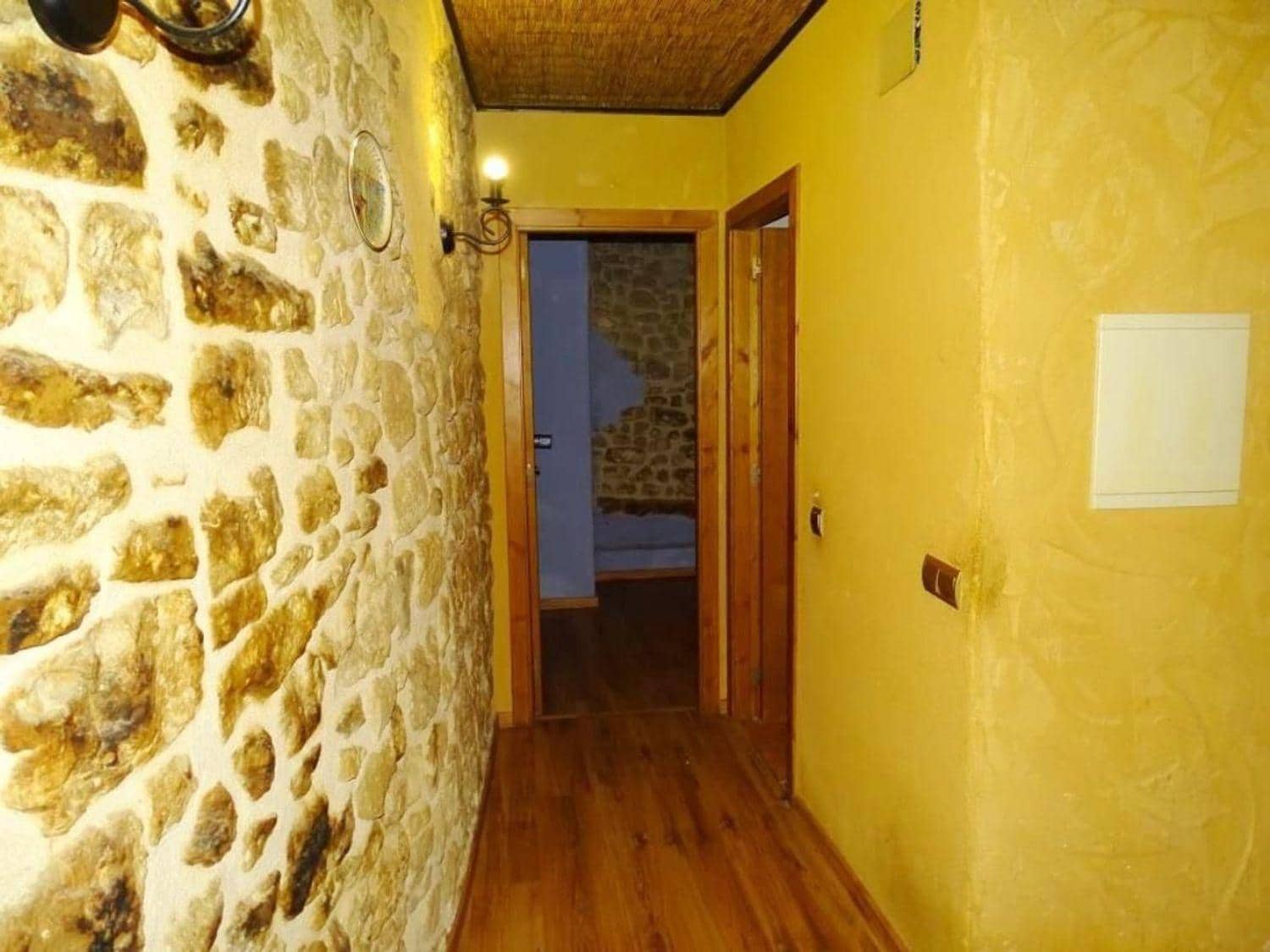 2 sovrum Kommersiell till salu i Cretas - 148 000 € (Ref: 10124642)