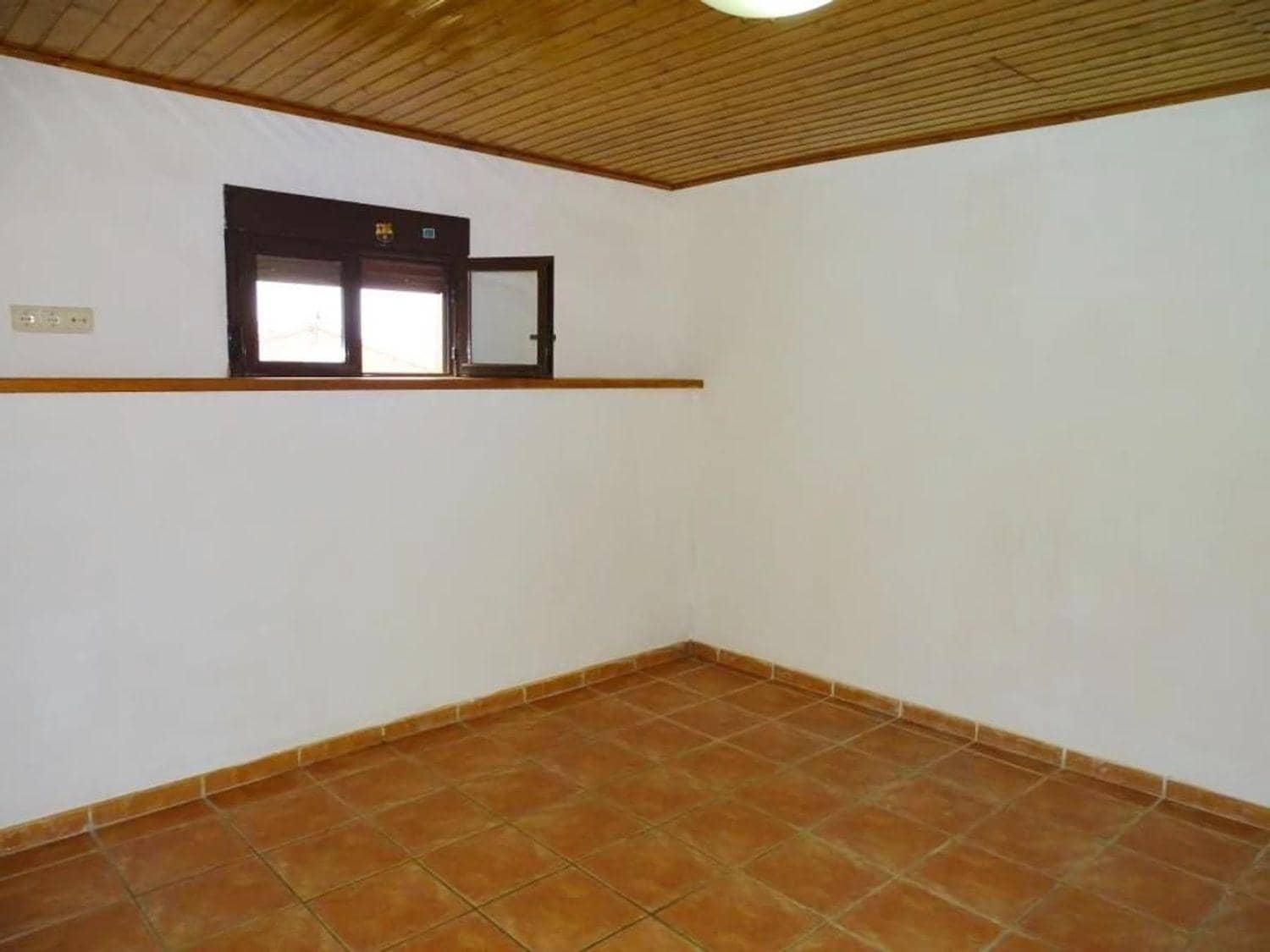 2 sovrum Kommersiell till salu i Cretas - 148 000 € (Ref: 10124642)