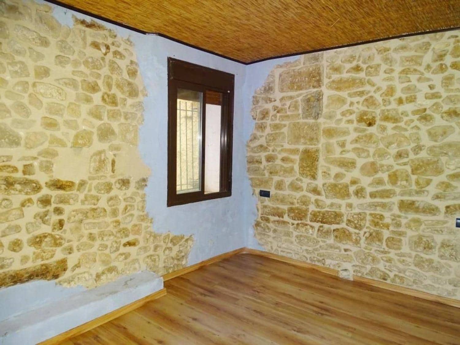 2 sovrum Kommersiell till salu i Cretas - 148 000 € (Ref: 10124642)