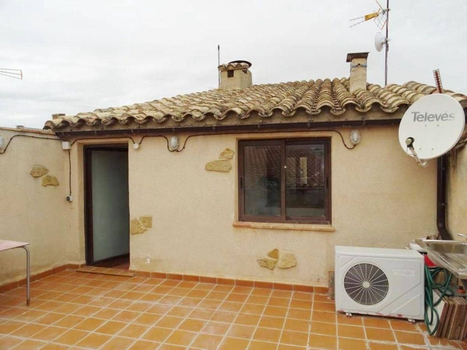 2 sovrum Kommersiell till salu i Cretas - 148 000 € (Ref: 10124642)