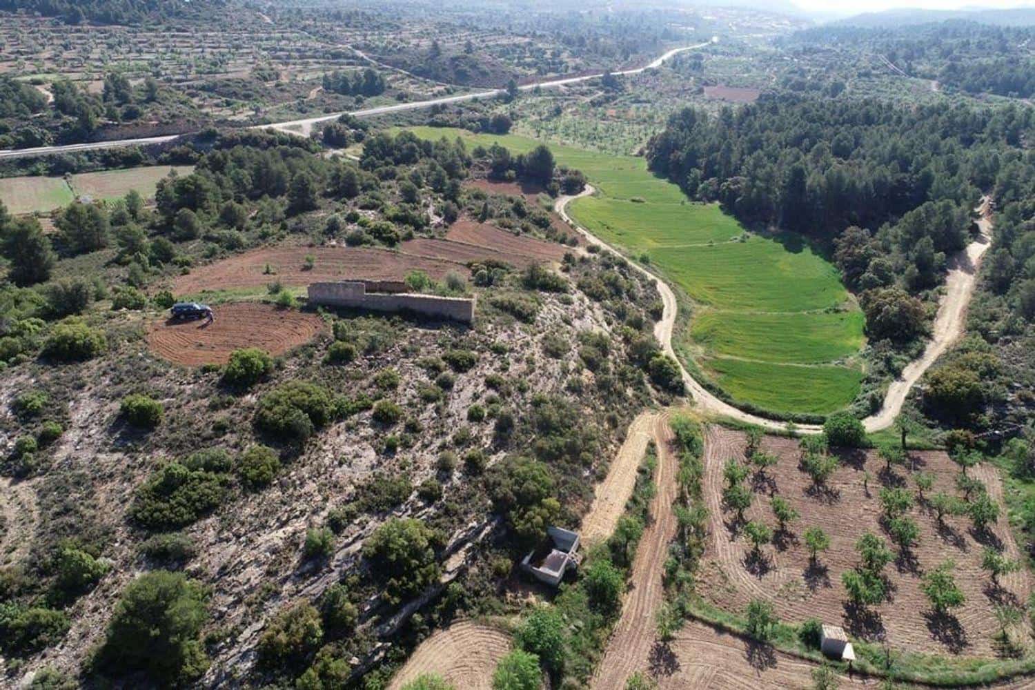 Ubebygd land til salgs i Valjunquera - € 35 000 (Ref: 10124643)