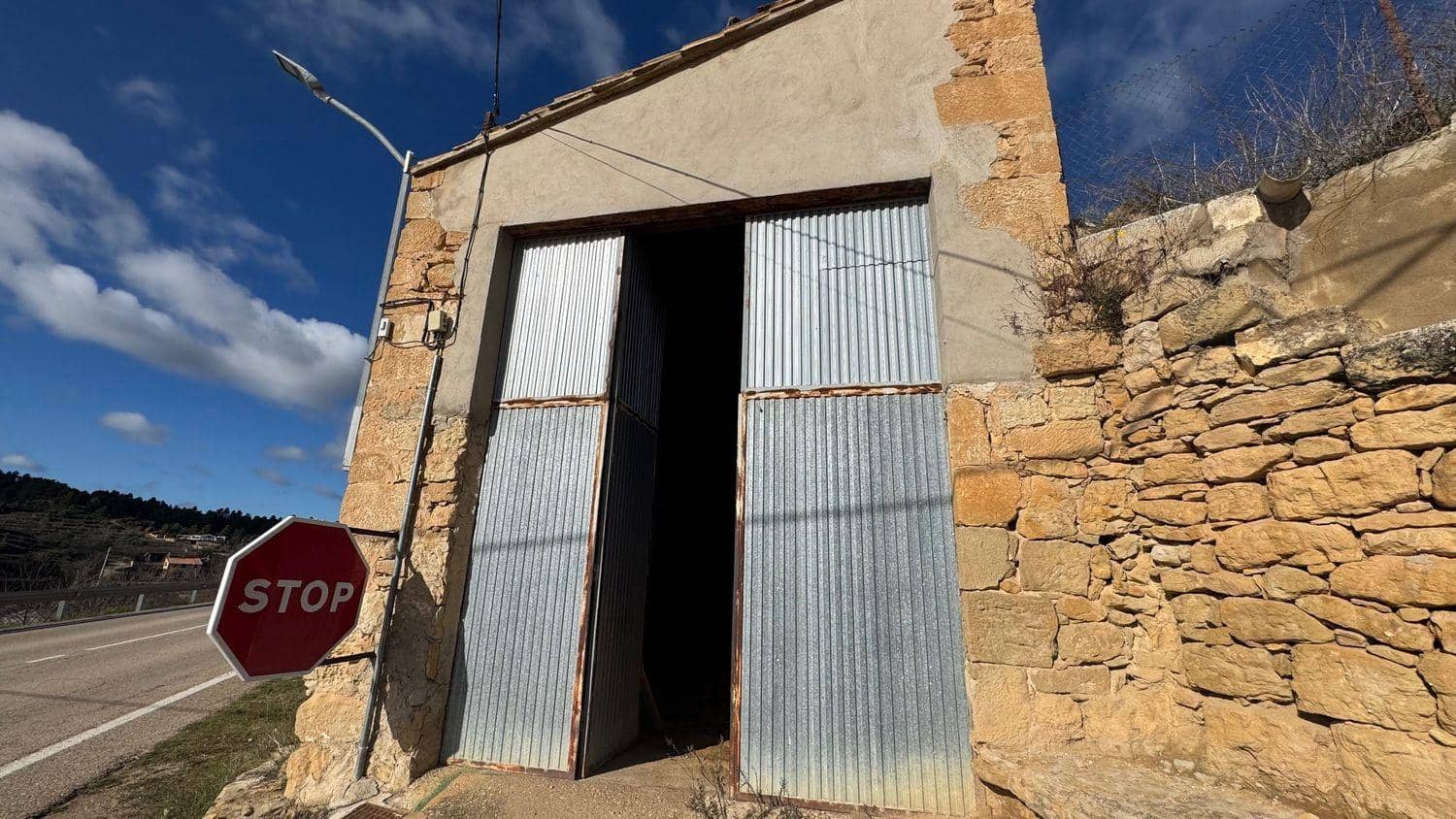 Villa for sale in Valjunquera - € 59,000 (Ref: 10124646)