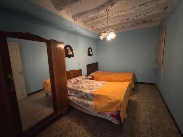 4 quarto Casa em Banda para venda em Valdeltormo com garagem - 63 000 € (Ref: 10124653)