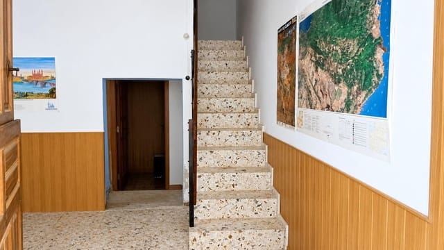 5 slaapkamer Huis te koop in Torre del Compte - € 80.000 (Ref: 10171231)