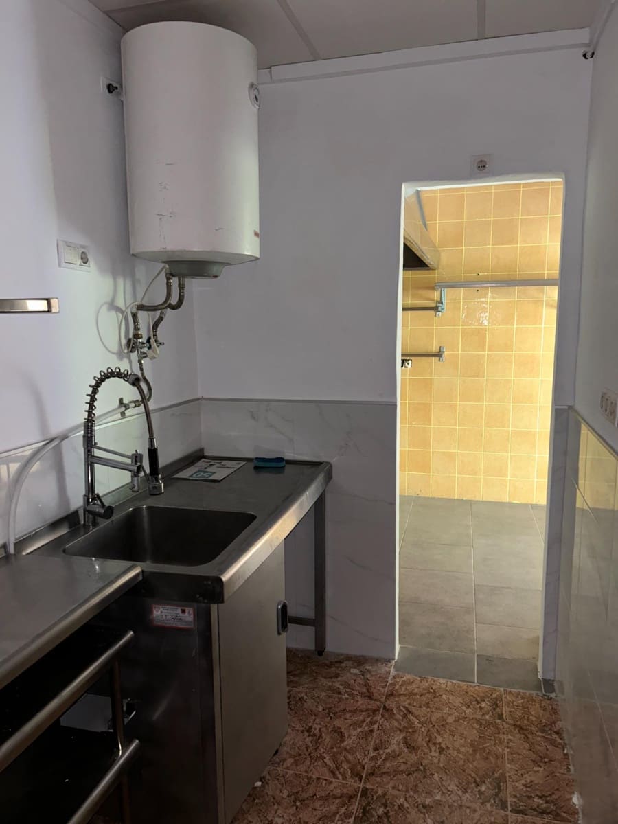Comercial para venda em Santa Pola com garagem - 140 175 € (Ref: 7985064)