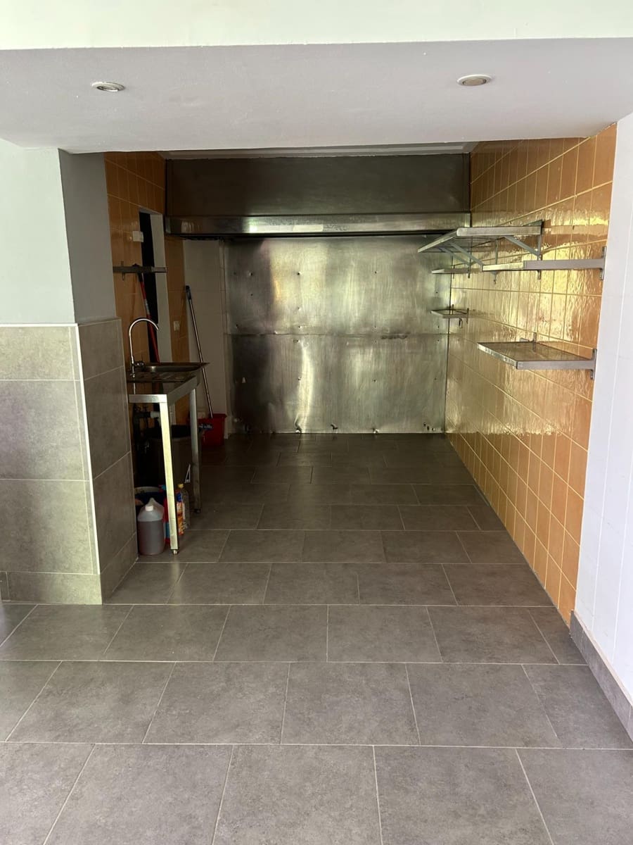 Comercial para venda em Santa Pola com garagem - 140 175 € (Ref: 7985064)