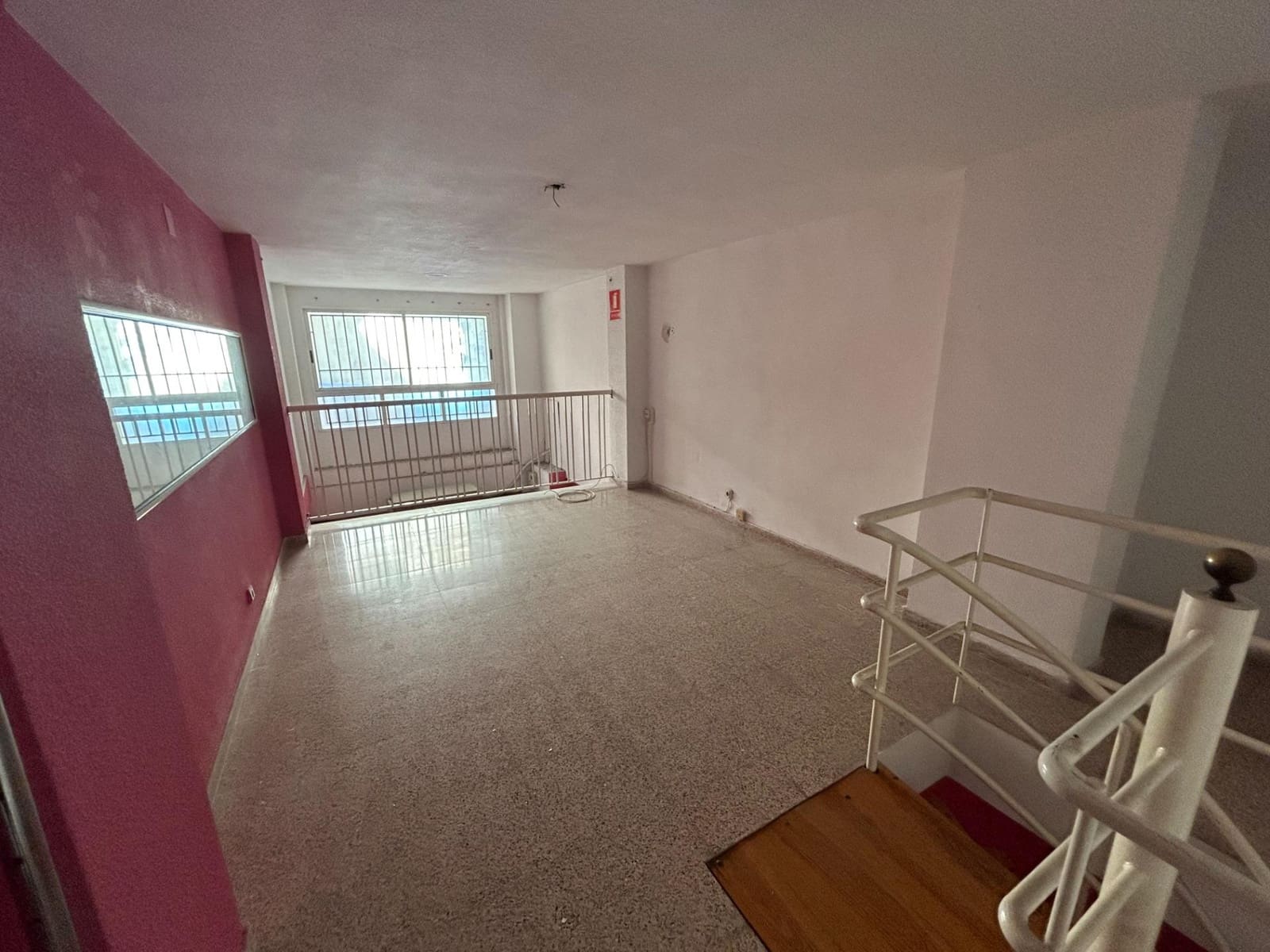 Comercial para venda em Santa Pola - 99 000 € (Ref: 7985080)