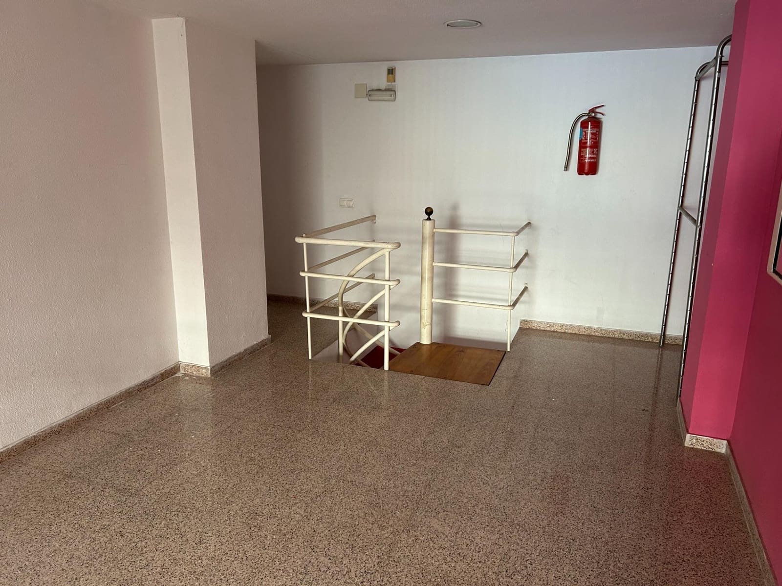 Comercial para venda em Santa Pola - 99 000 € (Ref: 7985080)